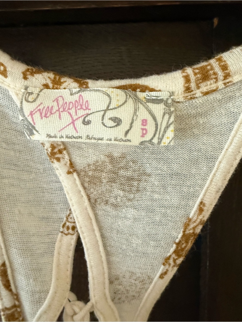 White Floral Print Tiered Top with Gold Motif - Picture 3 of 6